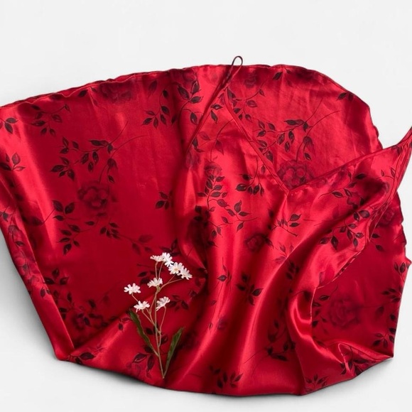 SOLDVintage red floral satin slip dressSOLD - Picture 2 of 8